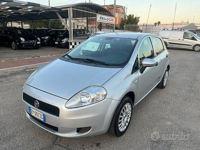 Brugt Fiat Grande Punto 69 HK (50 kW) 2013 Grå Hatchback