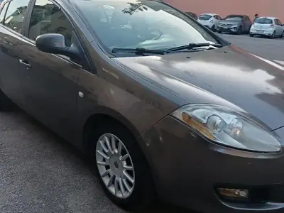 Usata Fiat Bravo 113 CV (83 kW) 2008 Marrone Utilitaria
