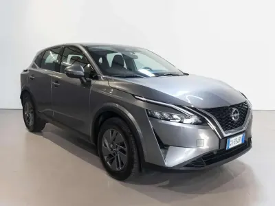 Usata Nissan Qashqai Acenta 158 CV (116 kW) 2024 Grigio chiaro SUV