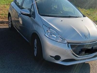 Usata Peugeot 208 82 CV (60 kW) 2013 Grigio Utilitaria
