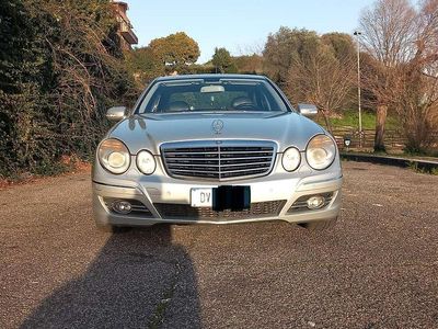 Usata Mercedes E220 Avantgarde 170 CV (125 kW) 2009 Grigio Berlina