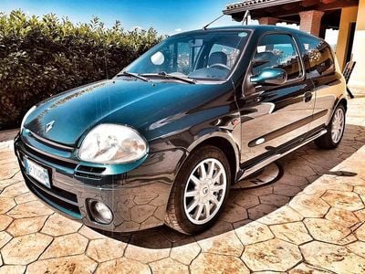 Usata Renault Clio II LIMITED 169 CV (124 kW) 2001 Verde Berlina