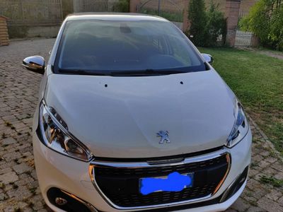 usata Peugeot 208 allure anche per neopatentati