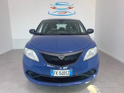 Usata Lancia Ypsilon Gold 69 CV (50 kW) 2017 Viola Utilitaria