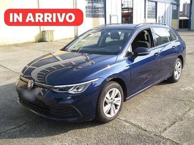 Usata VW Golf VIII Life 116 CV (85 kW) 2022 Blu Station wagon