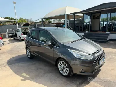 Usata Ford B-MAX Titanium 75 CV (55 kW) 2015 Grigio Monovolume