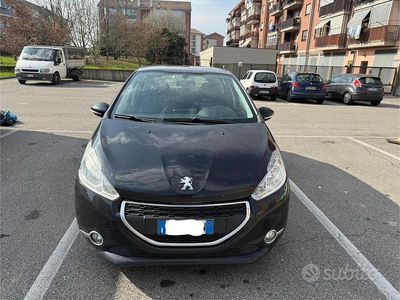 Usata Peugeot 208 2015 Nero Utilitaria