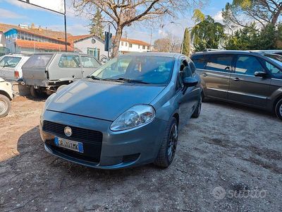 Usata Fiat Grande Punto 75 CV (55 kW) 2008 Grigio Utilitaria