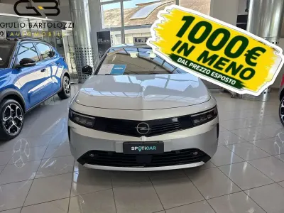 Usata Opel Astra Business Elegance 131 CV (96 kW) 2024 Argento Utilitaria