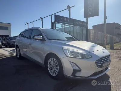 Usata Ford Focus S 120 CV (88 kW) 2019 Grigio Station wagon