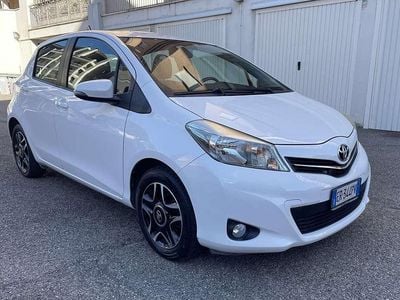 Bianco Usata 2013 Toyota Yaris Lounge Berlina | 6500 € (Ottimo prezzo)