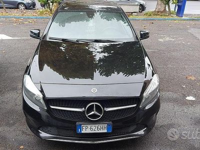 Usata Mercedes A160 102 CV (75 kW) 2018 Nero Berlina