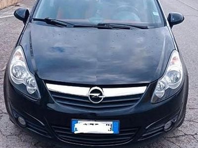 Usata Opel Corsa Edition 75 CV (55 kW) 2010 Nero Utilitaria