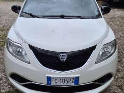 Usata Lancia Ypsilon Gold 69 CV (50 kW) 2016 Utilitaria