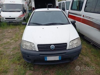 Usata Fiat Punto 69 CV (50 kW) 2006 Bianco Utilitaria