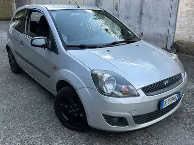 Usata Ford Fiesta 75 CV (55 kW) 2007 Utilitaria