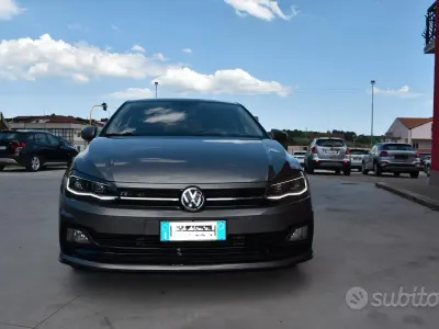 Usata VW Polo R-line BlueMotion 90 CV (66 kW) 2020 Grigio Utilitaria