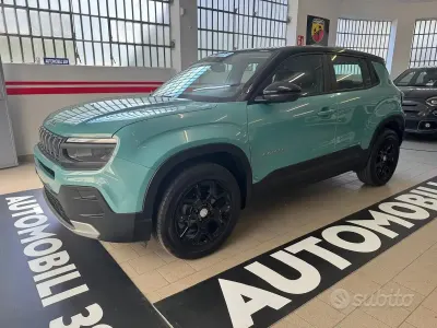 Usata Jeep Avenger Altitude 101 CV (74 kW) 2024 Blu/azzurro SUV