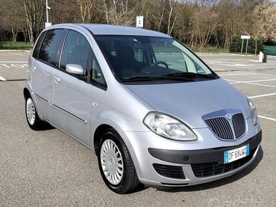 Usata Lancia Musa 77 CV (56 kW) 2007 Grigio Monovolume