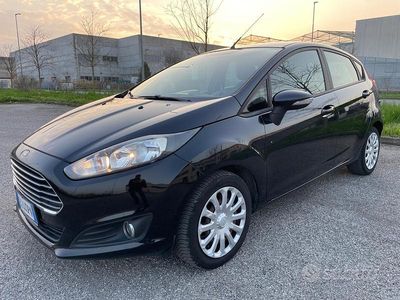 Usata Ford Fiesta 75 CV (55 kW) 2014 Nero Utilitaria
