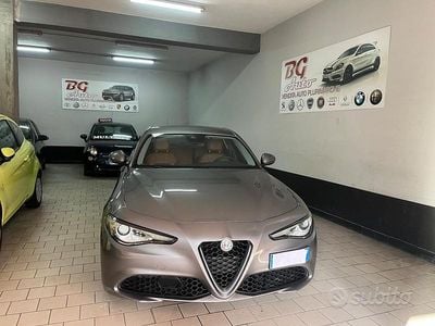 Usata Alfa Romeo Giulia Business 180 CV (132 kW) 2017 Grigio Berlina