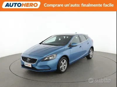 Usata Volvo V40 Momentum 150 CV (110 kW) 2016 Bluazzurro Berlina