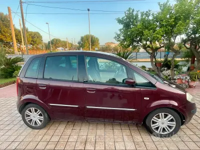 Usata Lancia Musa 101 CV (74 kW) 2006 Viola Monovolume
