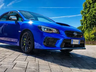 Usado Subaru WRX STI 300 CV (220 kW) 2018 Azul Berlina