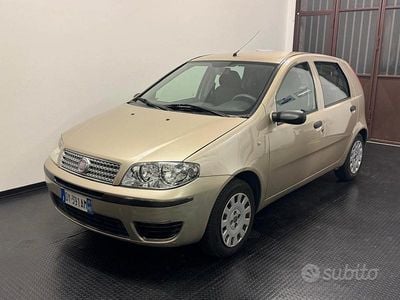 Usata Fiat Punto Active 59 CV (43 kW) 2009 Grigio Utilitaria