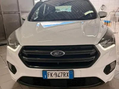 Usata Ford Kuga ST-Line 120 CV (88 kW) 2017 Bianco SUV