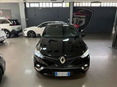 Używany Renault Clio V R.S. 91 KM (66 kW) 2021 Czarny Sedan/Limuzyna