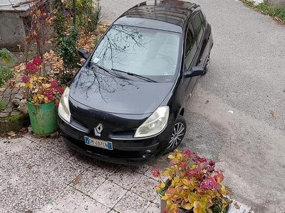 Usata Renault Clio III 75 CV (55 kW) 2008 Nero Berlina