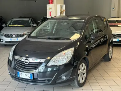 Usata Opel Meriva Cosmo 95 CV (69 kW) 2013 Nero Monovolume