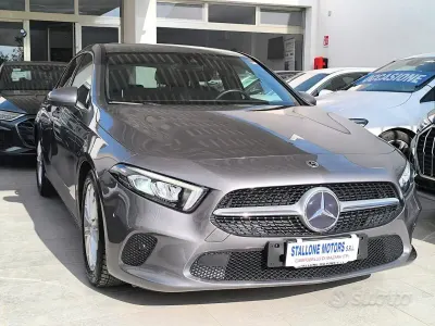 Usata Mercedes 180 Business 116 CV (85 kW) 2021 Grigio Berlina
