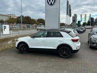 Usata VW T-Roc Sportline 150 CV (110 kW) 2024 Bianco SUV