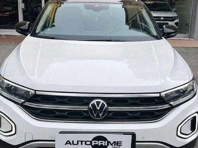 Käytetty VW T-Roc Style 150 HP (110 kW) 2023 Valkoinen Katumaasturi
