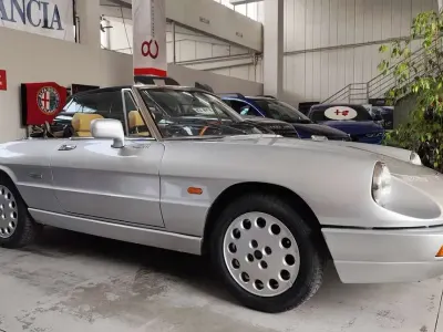 Usata Alfa Romeo Spider 122 CV (89 kW) 1990 Grigio argento Cabrio