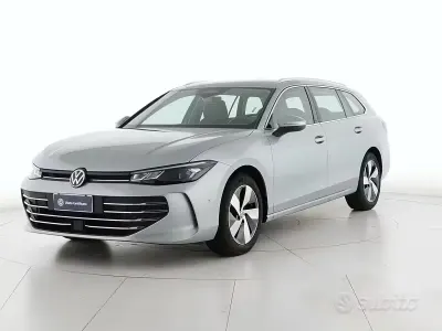 Usata VW Passat Business 150 CV (110 kW) 2024 Grigio Station wagon