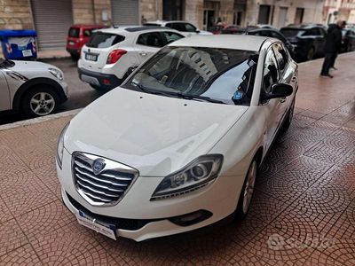 Usata Lancia Delta 120 CV (88 kW) 2012 Bianco Utilitaria