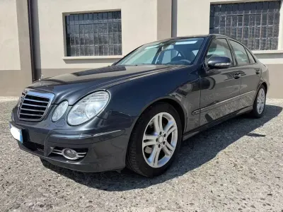Usata Mercedes E300 Elegance 211 CV (155 kW) 2009 Grigio Berlina