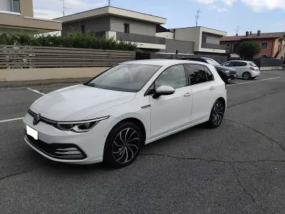 Usata VW Golf VIII Style 150 CV (110 kW) 2022 Bianco Berlina