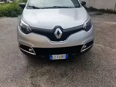 Usata Renault Captur 90 CV (66 kW) 2015 Grigio SUV