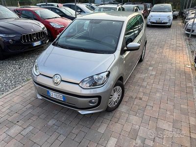 Usata VW up! Move 68 CV (50 kW) 2015 Grigio Utilitaria