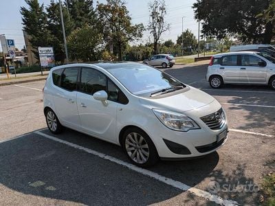 Usata Opel Meriva 110 CV (80 kW) 2010 Bianco Monovolume