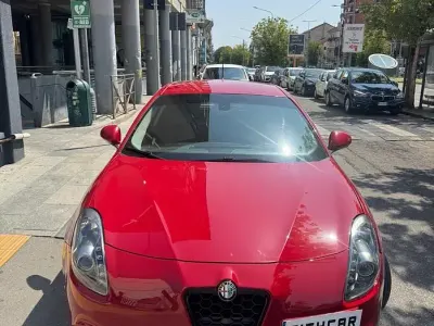 Usata Alfa Romeo Giulietta Distinctive 120 CV (88 kW) 2015 Rosso Utilitaria