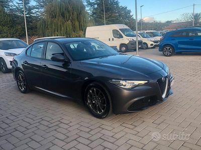 Usata Alfa Romeo Giulia 160 CV (117 kW) 2021 Grigio Berlina