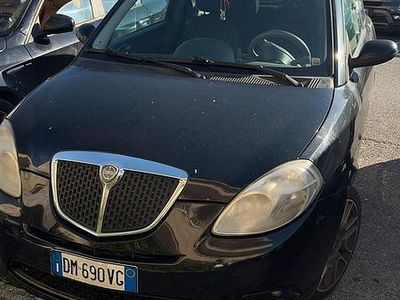 Usata Lancia Ypsilon 105 CV (77 kW) 2007 Nero Utilitaria