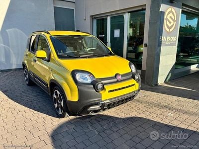 Nuova Fiat Panda Cross Cross 69 CV (50 kW) 2025 Giallo Utilitaria