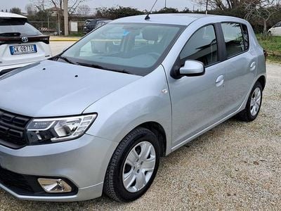 Usata Dacia Sandero Comfort 100 CV (73 kW) 2020 Argento Berlina