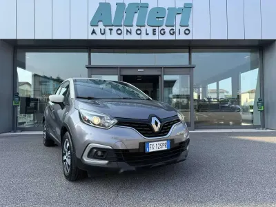 Usata Renault Captur Intens 90 CV (66 kW) 2019 Argento SUV